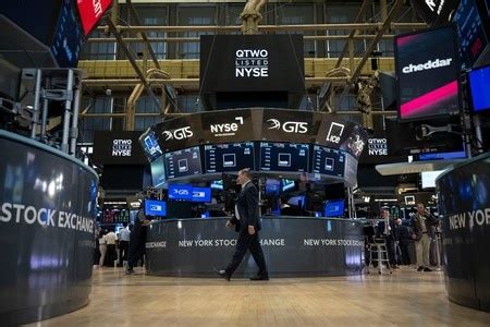 NYダウ、2日ぶり最高値更新 GDP上方修正を好感：朝日新聞デ .